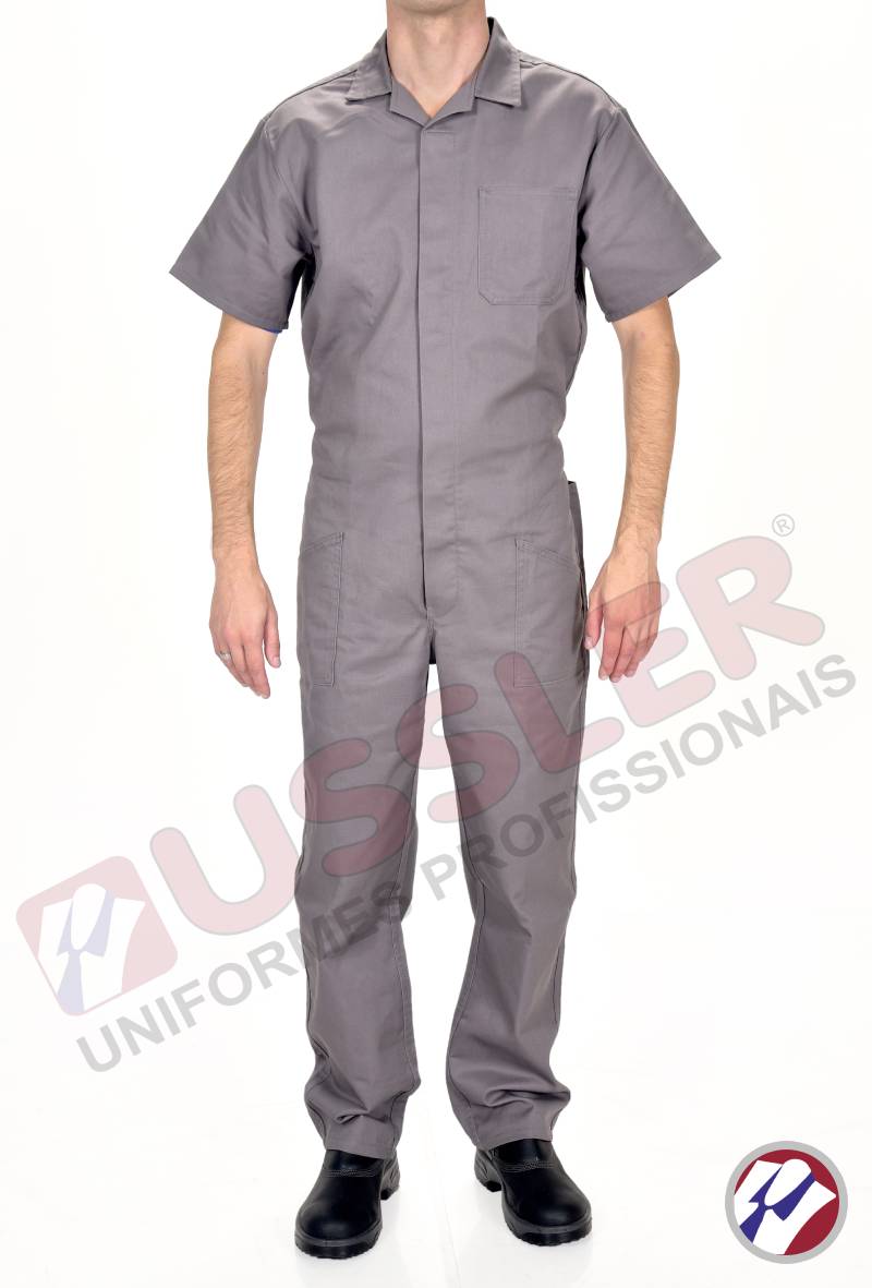 Macacão manga curta